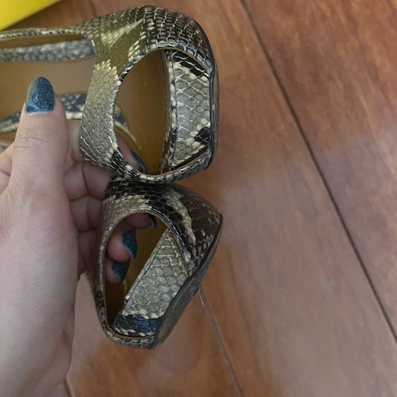 Fendi women heels - Picture 13 of 14